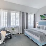 Garner - Checkpoint Charlie By Ihg 4*