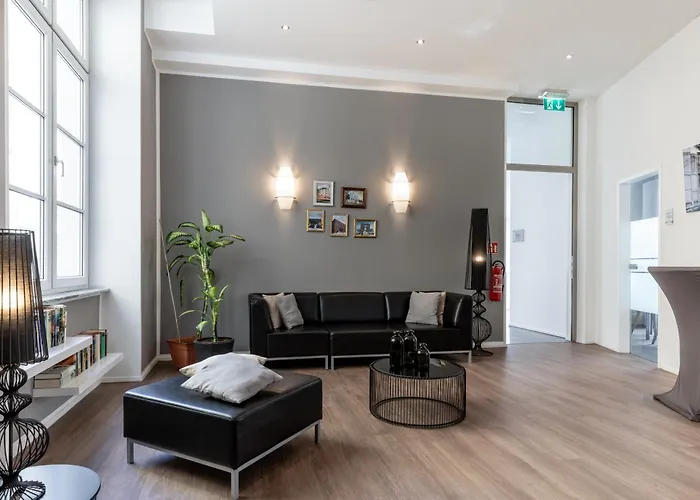 Garner - Checkpoint Charlie By Ihg Hotel 4*