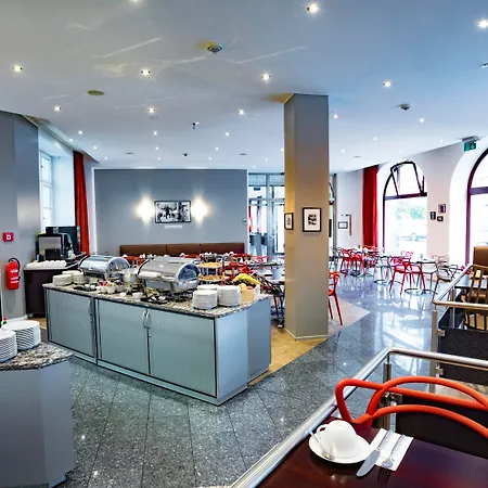 Garner - Checkpoint Charlie By Ihg Отель 4*