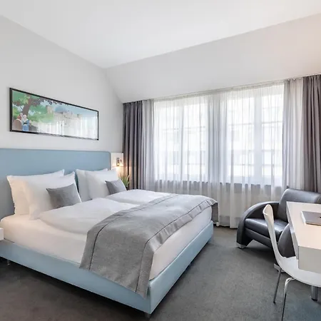 Garner - Checkpoint Charlie By Ihg