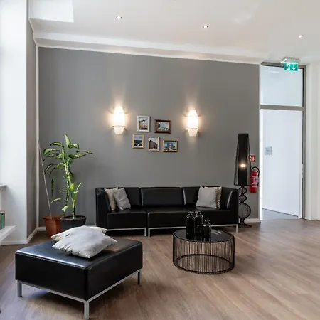 Garner - Checkpoint Charlie By Ihg Отель 4*