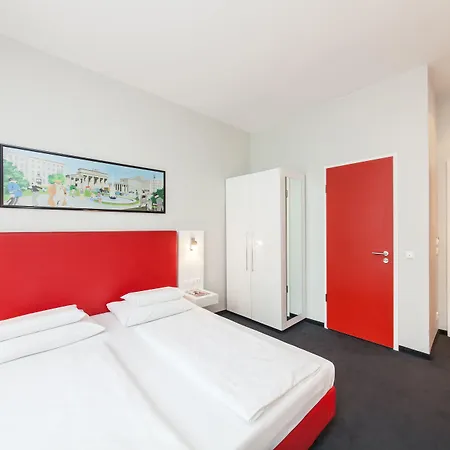 Garner - Checkpoint Charlie By Ihg Отель