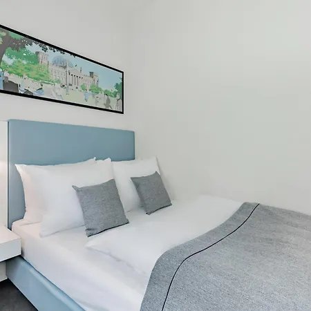 Отель Garner - Checkpoint Charlie By Ihg 4*