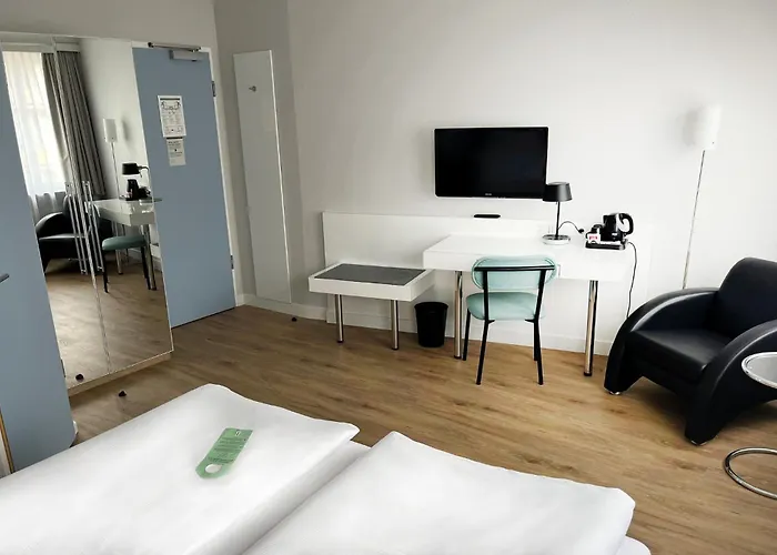 Garner - Checkpoint Charlie By Ihg Hotell