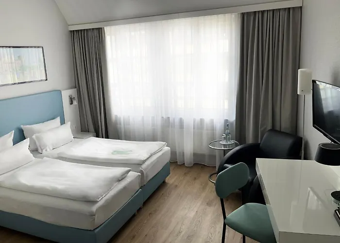 Garner - Checkpoint Charlie By Ihg