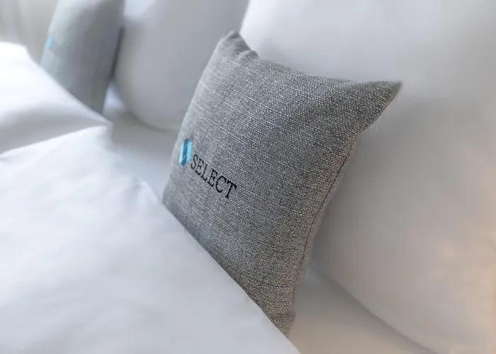 Garner - Checkpoint Charlie By Ihg Hotell 4*