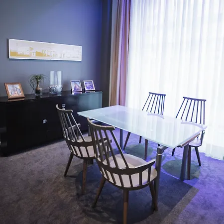 Garner - Checkpoint Charlie By Ihg 4*