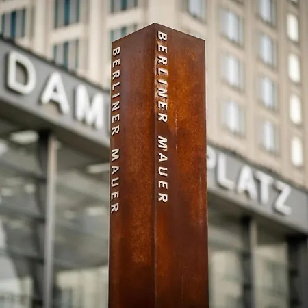 Garner - Checkpoint Charlie By Ihg Hotell 4*