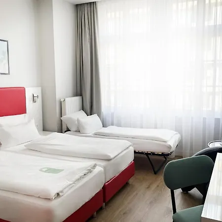 Garner - Checkpoint Charlie By Ihg