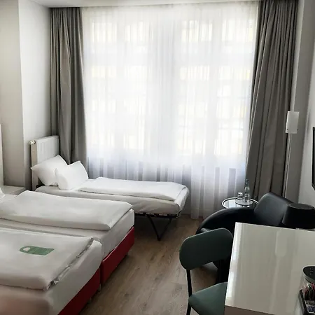 Garner - Checkpoint Charlie By Ihg 4*