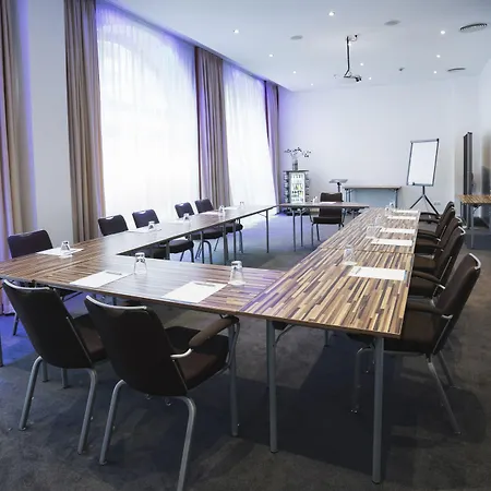 Garner - Checkpoint Charlie By Ihg Berlin